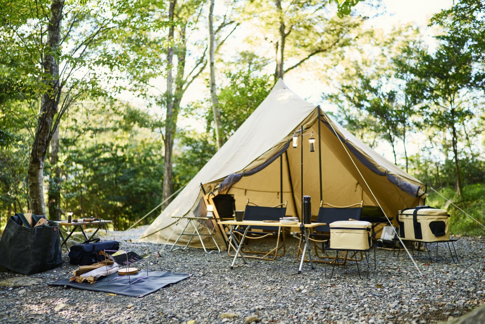 Father's Day 2024 activity: camping outside (Photo: Getty Images)