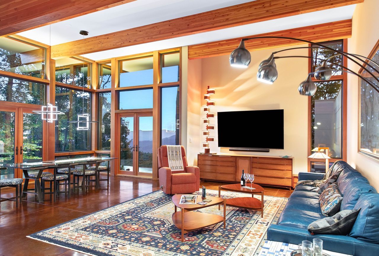 Capturing the timeless spirit of Frank Lloyd Wright’s Usonian designs (Photo: Melody Robbins / Courtesy of Lindal Cedar Homes)