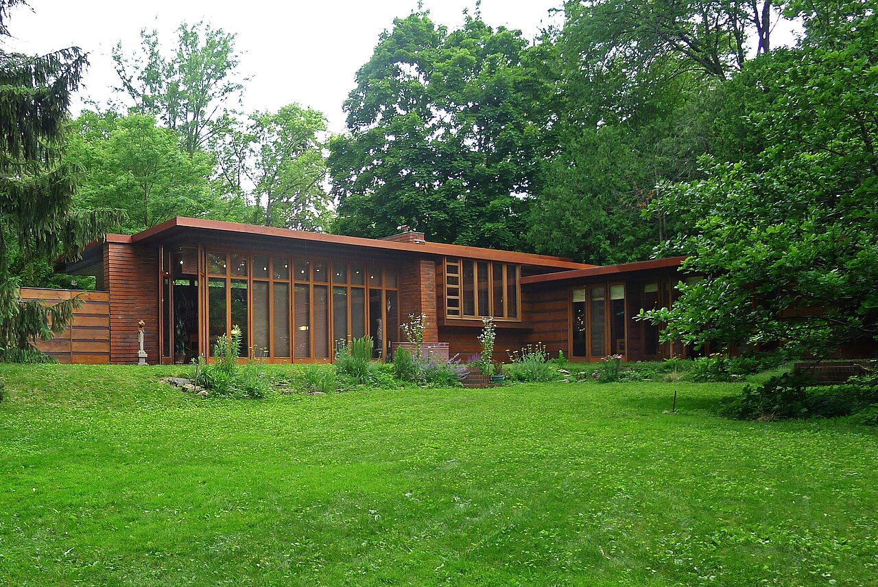 The Jacobs House in Wisconsin is considered to be Frank Lloyd Wright's first Usonian home (Photo: James Steakley / WikiCommons)