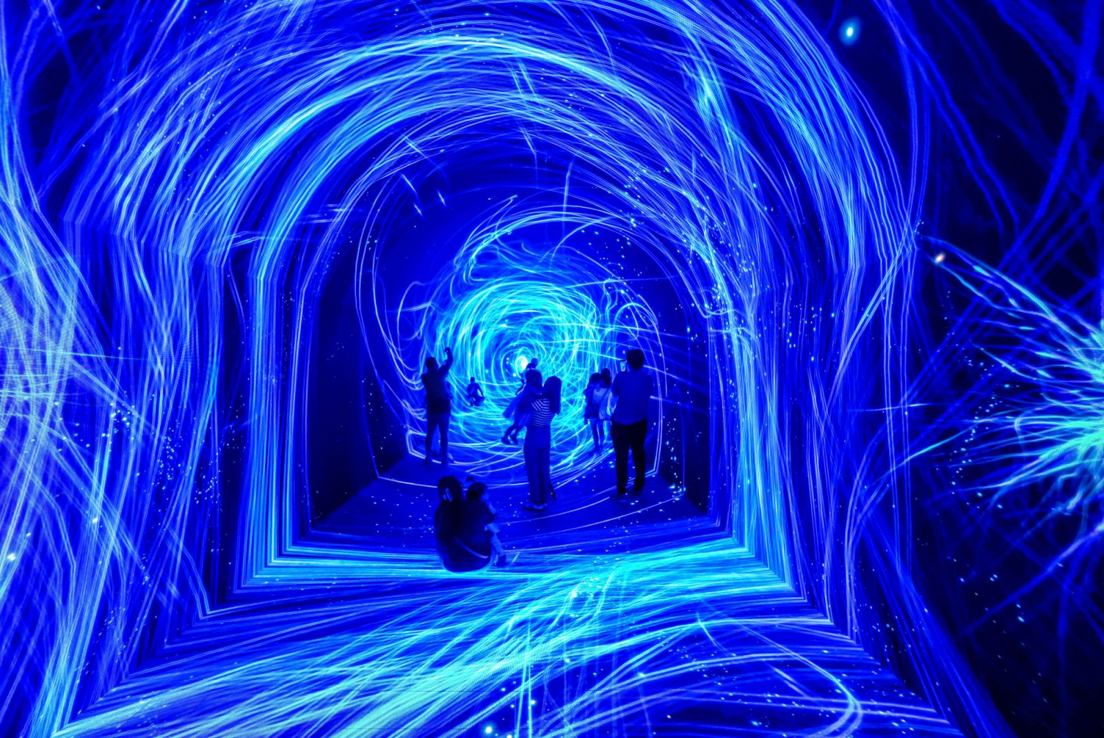 Space and time tunnel at Space & Time Cube + in S Maison (Photo: SM Supermalls)