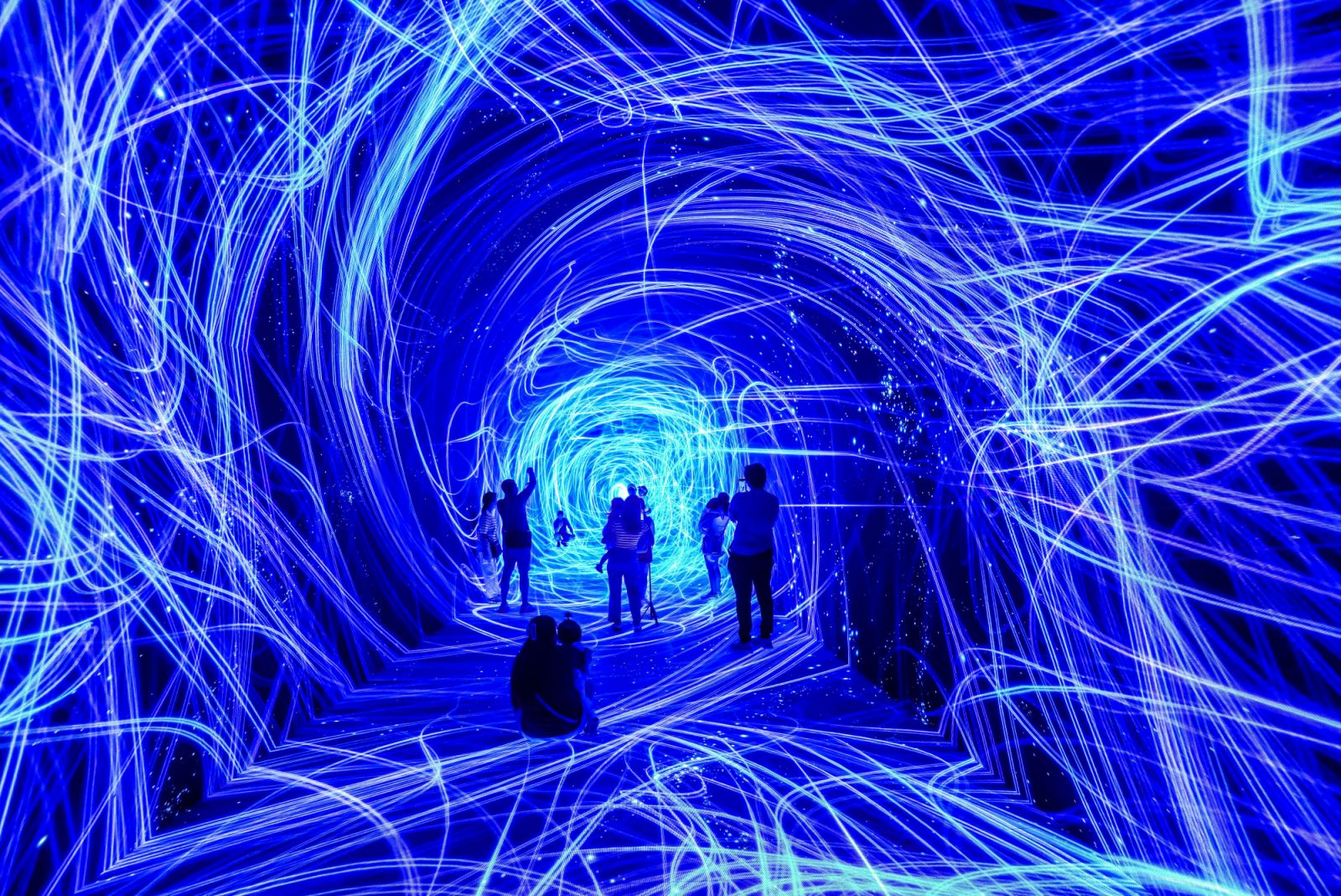 Space and time tunnel at Space & Time Cube + in S Maison (Photo: SM Supermalls)