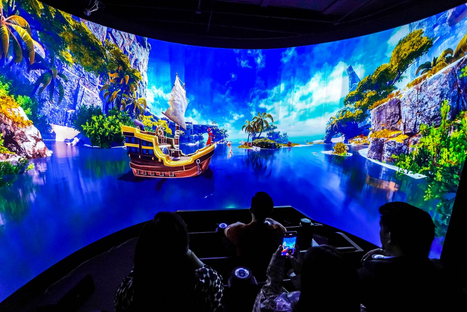 Holographic Glasshouse inside the Space & Time Cube + in S Maison (Photo: SM Supermalls)