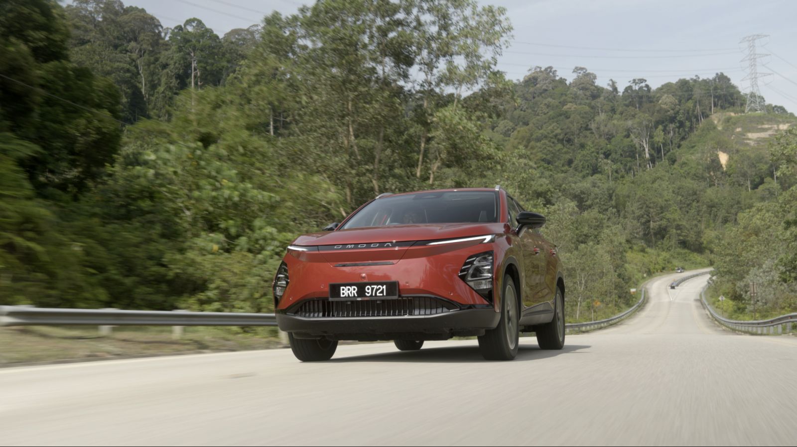 The Chery Omoda E5 offering up to 430 km of range and a host of advanced features like a 50kW wireless charger