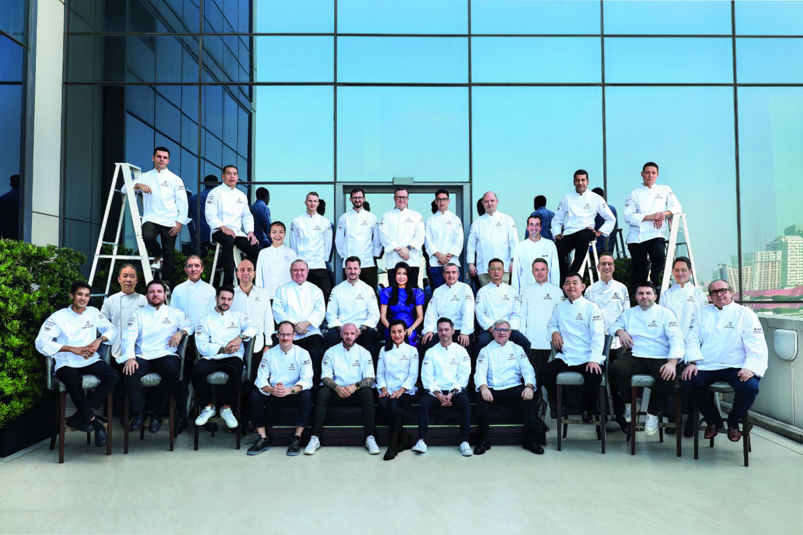 โครงการ Bangkok Chef Charity ครั้งแรกเมื่อปี 2552 ด้วยการรวบรวมเชฟใหญ่จาก 16 โรงแรมชั้นนำในกรุงเทพฯ มาปรุงอาหารมื้อพิเศษ เพื่อนำ รายได้ทั้งหมดโดยไม่หักค่าใช้จ่ายมอบให้แก่โรงเรียนตำรวจตระเวนชายแดน