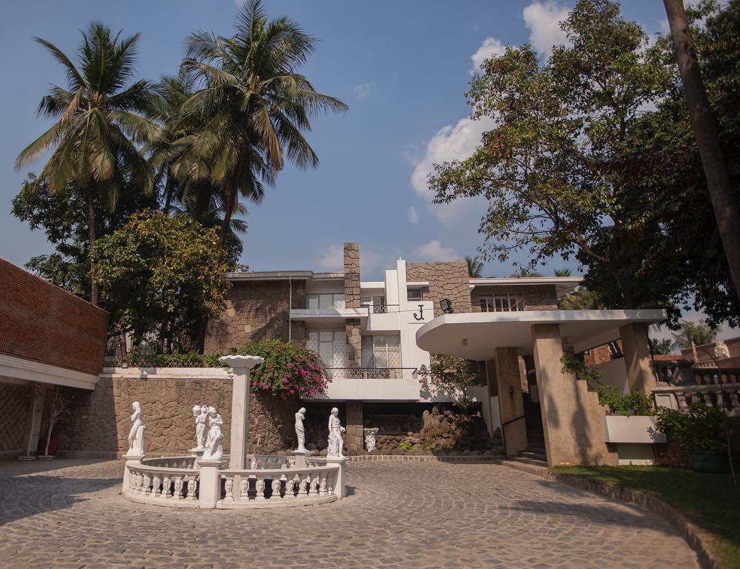 Casa Juico’s interiors are filled with elements reminiscent of a glamorous, past era (Photo: Las Casas Quezon City / Facebook)