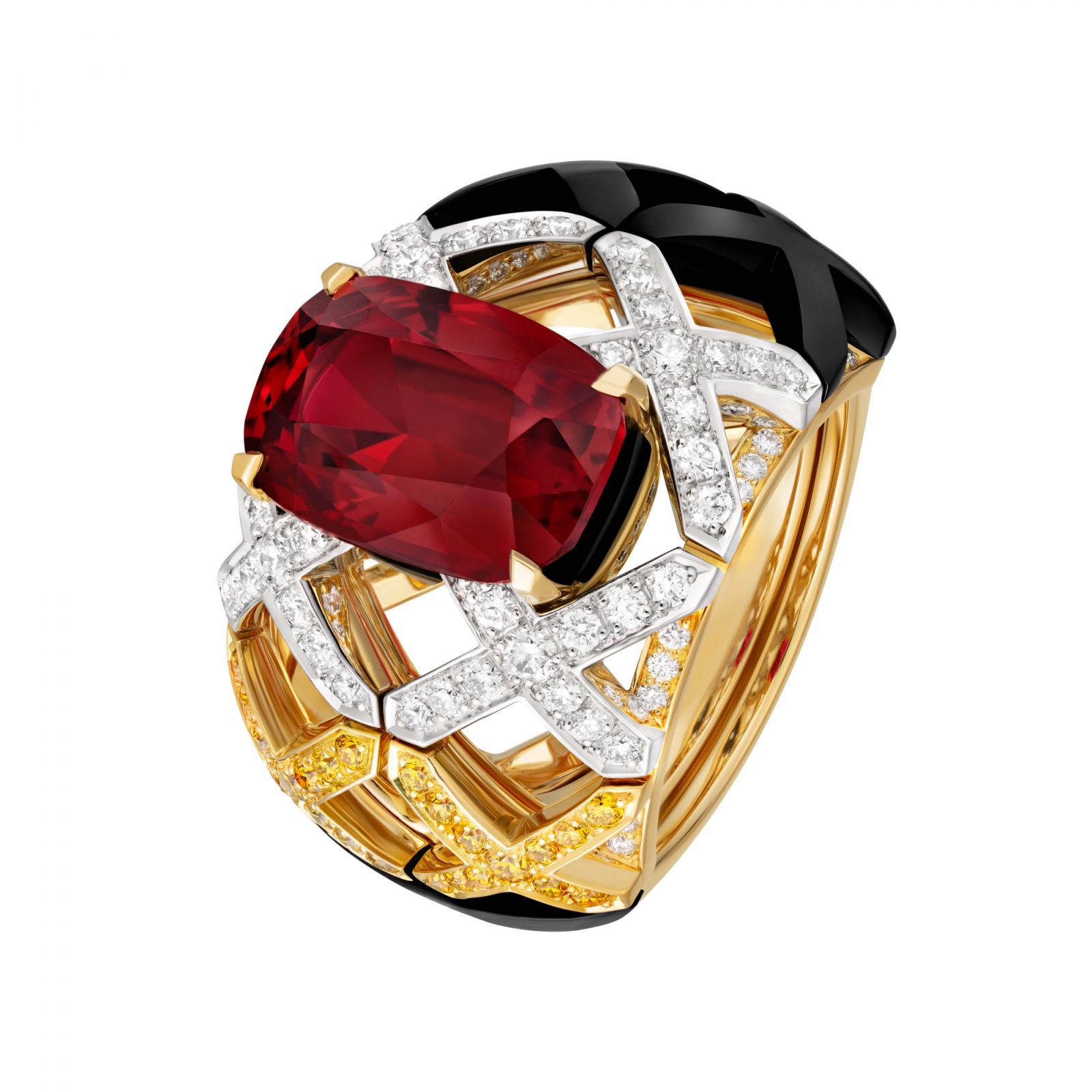 Quilted stars ring in yellow gold, platinum, diamonds, yellow diamonds, ruby and onyx (Photo: courtesy of Chanel)