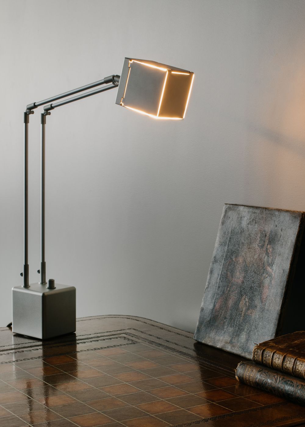 Téssara Aktís Desk Lamp by Studio Sii