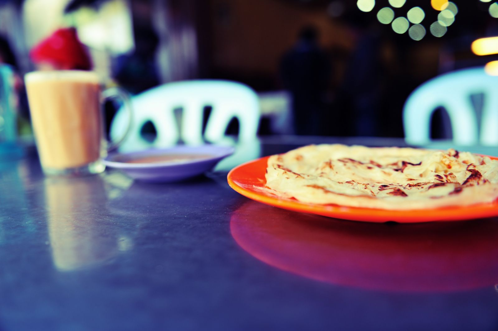 Roti canai at a mamak restaurant (Photo: Getty Images)
