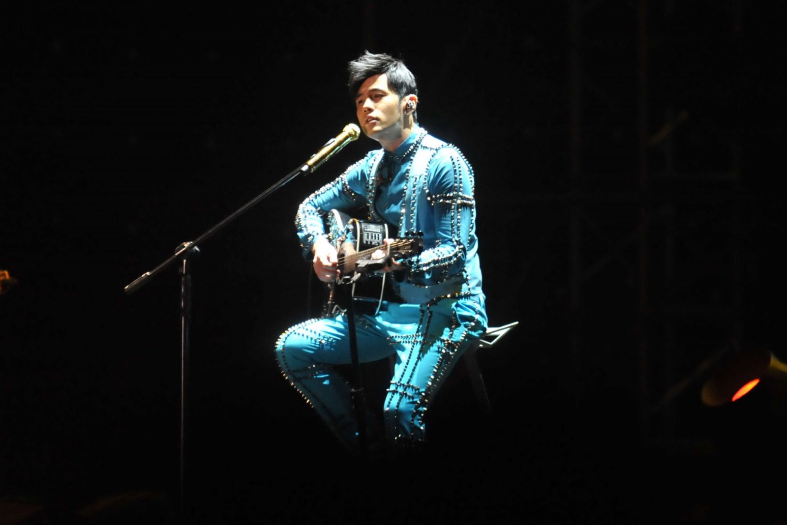 BEIJING, CHINA - MAY 24: (CHINA OUT) Jay Chou performs onstage during a live show on May 24, 2014 in Beijing, China. (Photo by Visual China Group via Getty Images/Visual China Group via Getty Images)