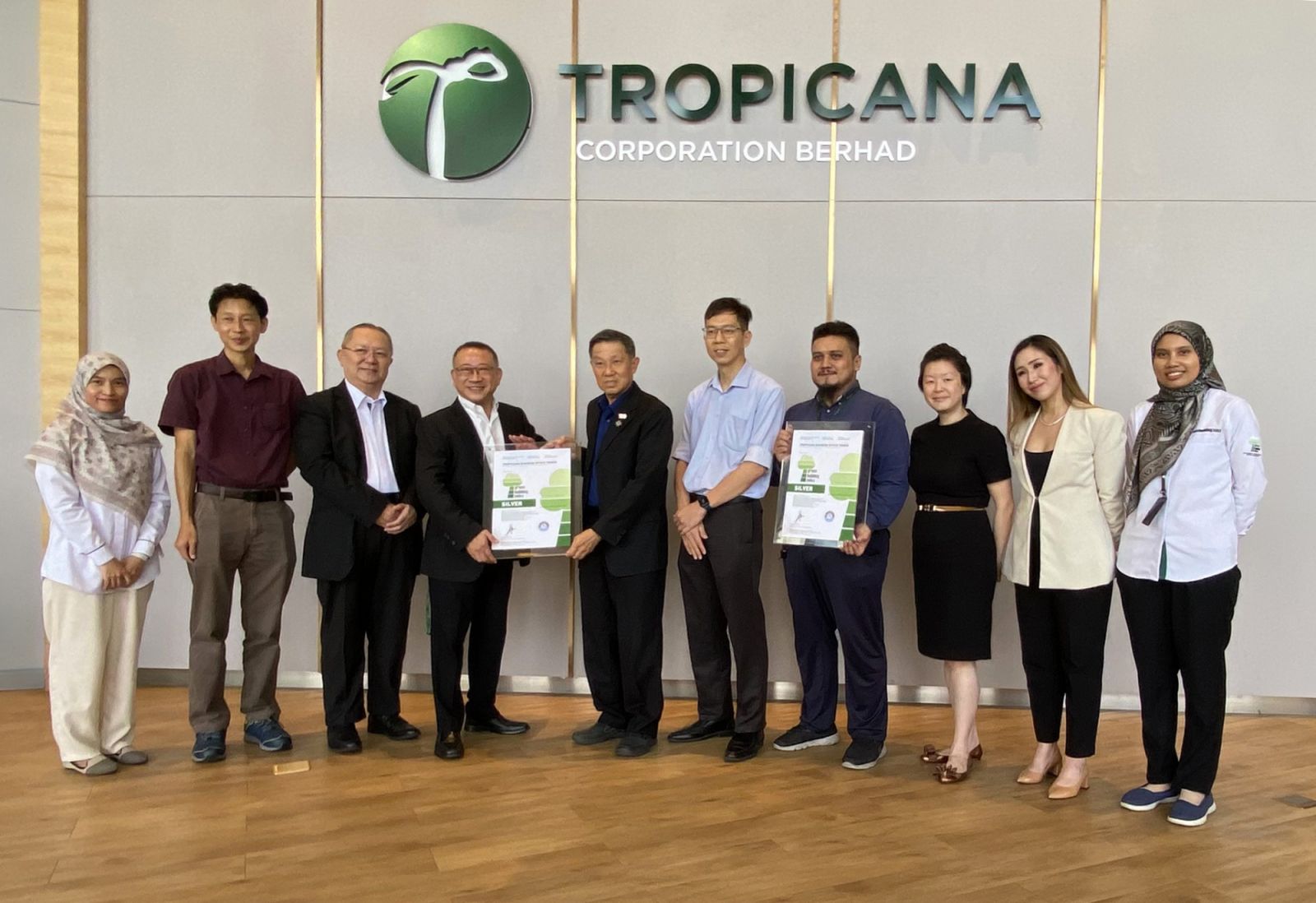 The GBI Accreditation Panel and representatives from Tropicana Corporation