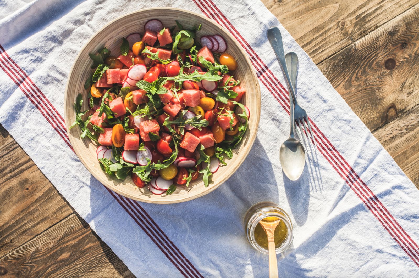 A colourful salad with fresh fruits and veggies (Photo: Getty Images)