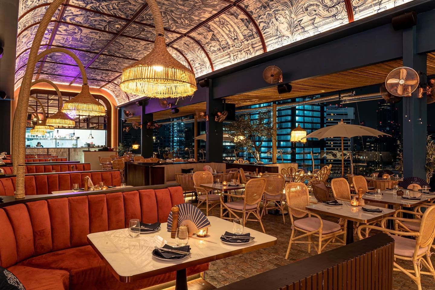 ร้าน Pastel Rooftop Bar & Mediterranean Dining