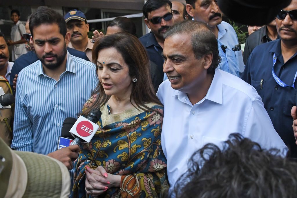 印度首富 Mukesh Ambani 及妻子Nita Mukesh Ambani。(Photo: Getty Image))
