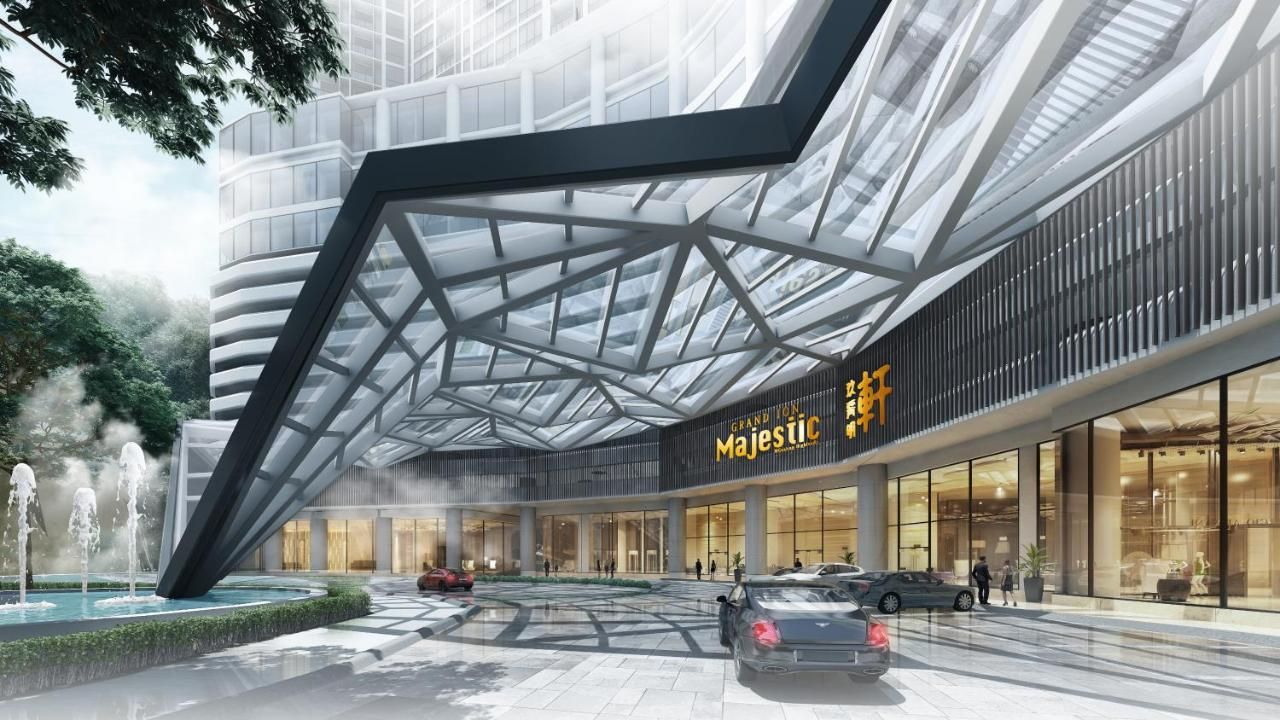 Wyndham Ion Majestic Hotel entrance