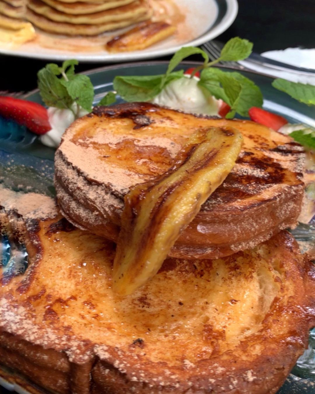 French toast with caramelised bananas (Photo: Instagram / @foodiediaryo)