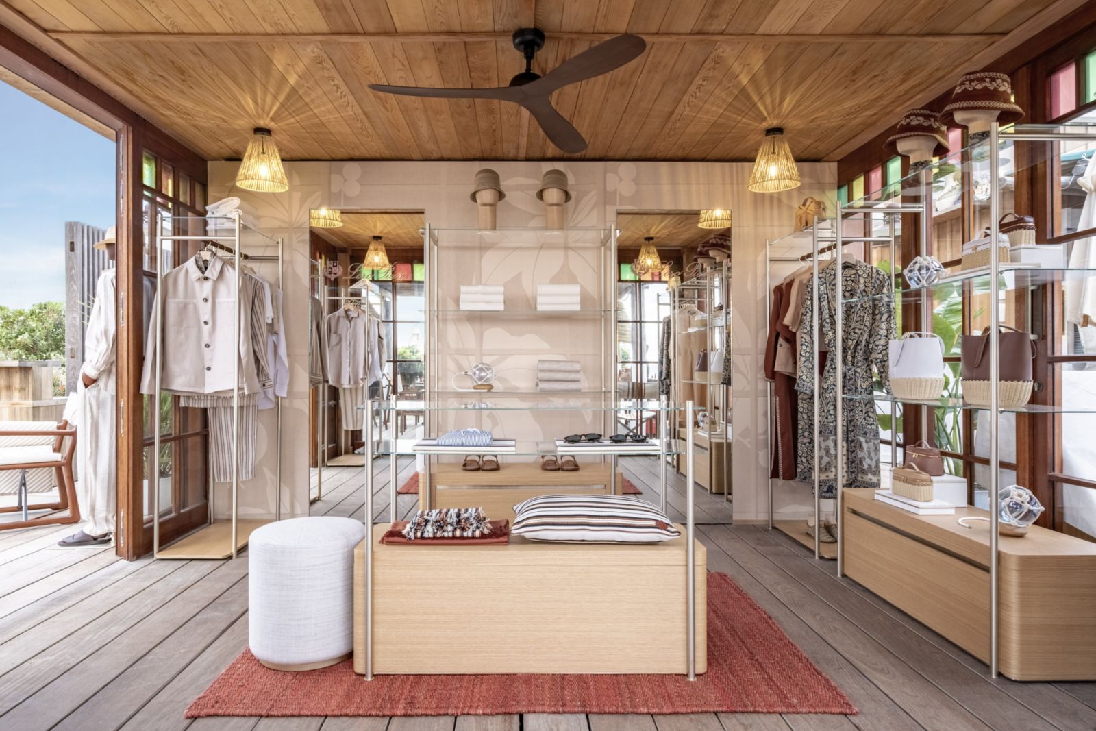 บีชคลับ La Réserve à la Plage และ Loro Piana (ภาพ: Loro Piana)