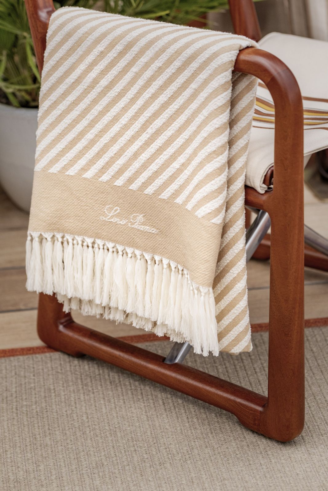 บีชคลับ La Réserve à la Plage และ Loro Piana (ภาพ: Loro Piana)