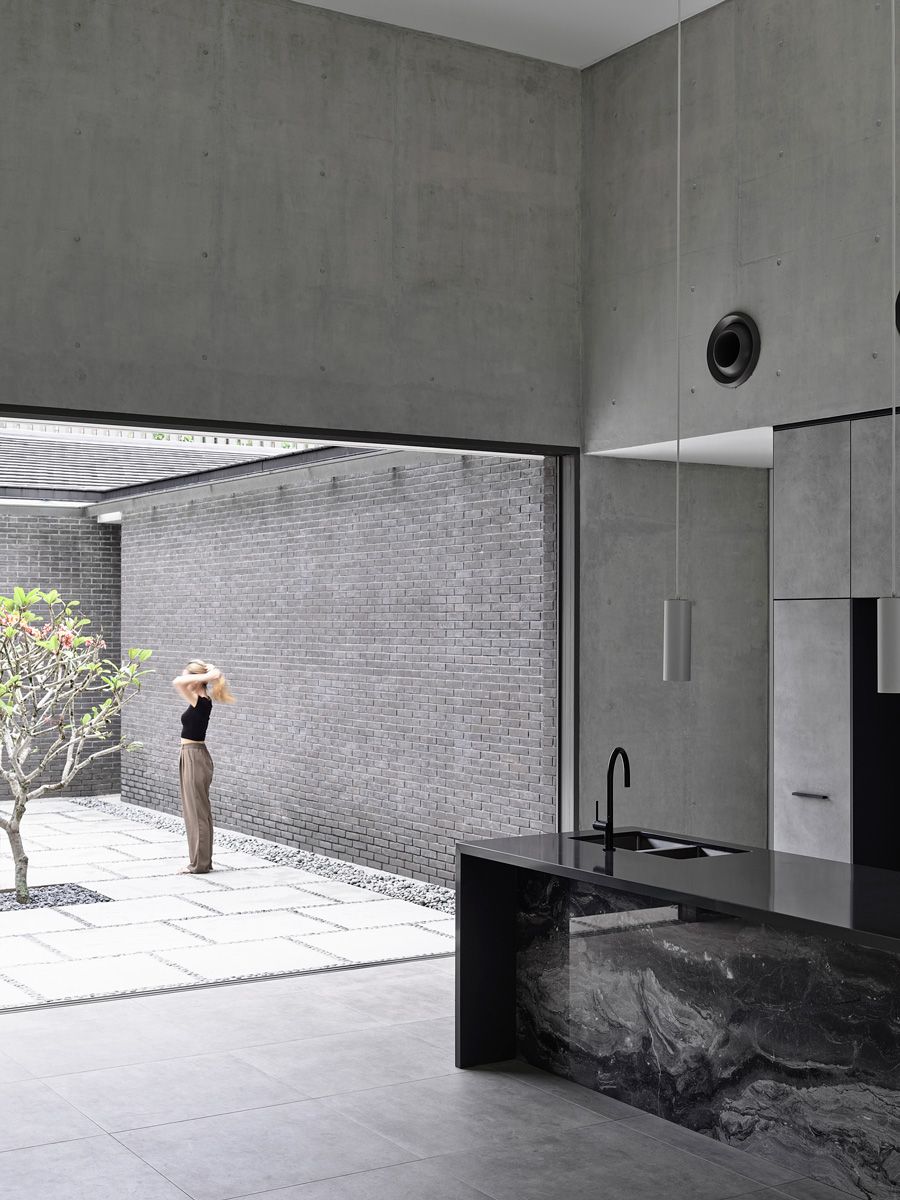 Nicholas Shane Oen Gomes - HYLA Architects - Vanda Crescent
