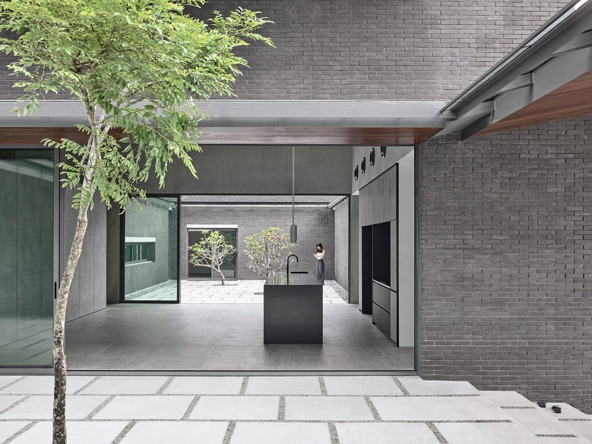 Nicholas Shane Oen Gomes - HYLA Architects - Vanda Crescent