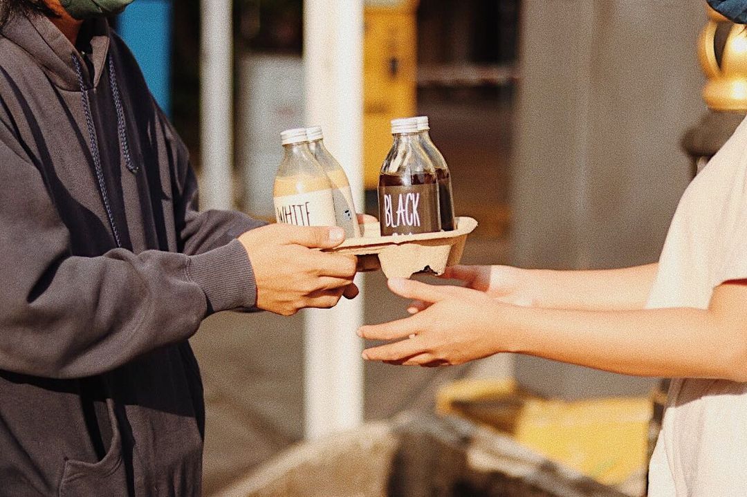 Coffee being served (Photo: Instagram / @superslowbar)