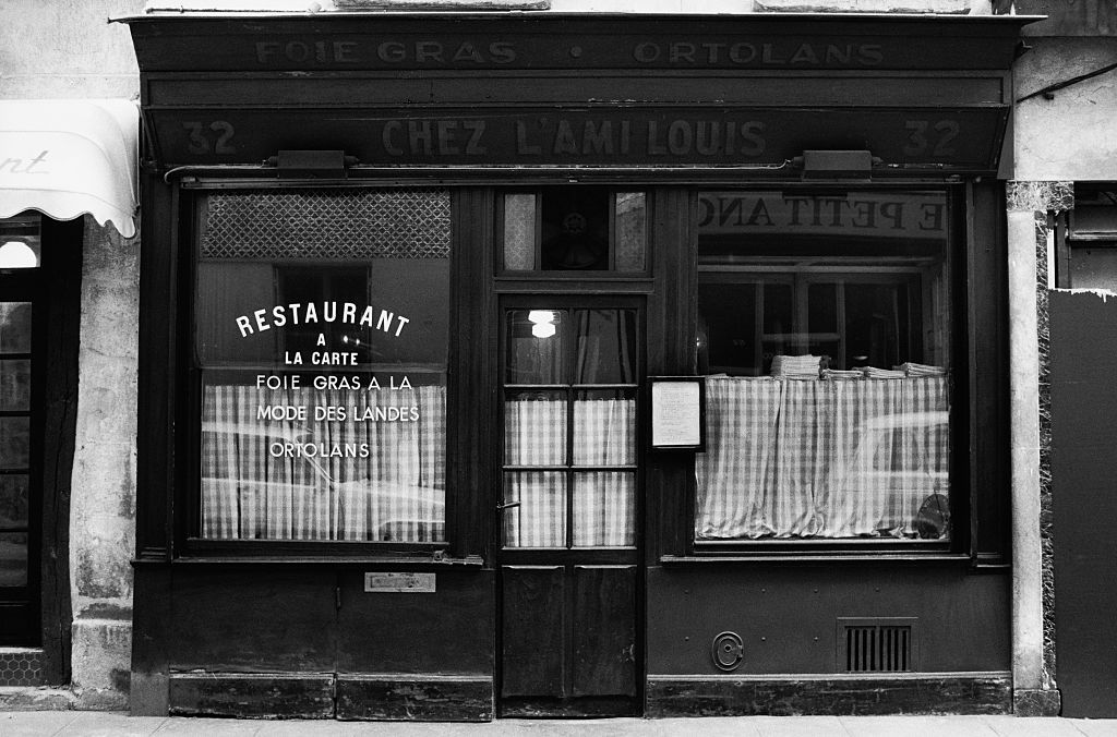 LVMH集團宣布收購位於巴黎、擁有將近100年歷史的小型餐酒館Chez L'Ami Louis。 (Photo by Peter Turnley/Corbis/VCG via Getty Images)