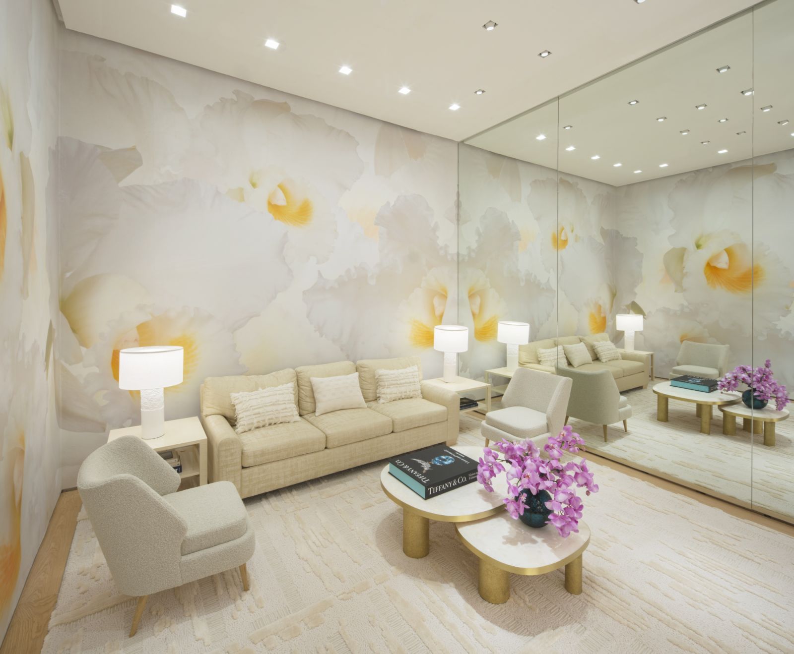 An elegant private lounge for clients (Photo: Courtesy of Tiffany & Co)