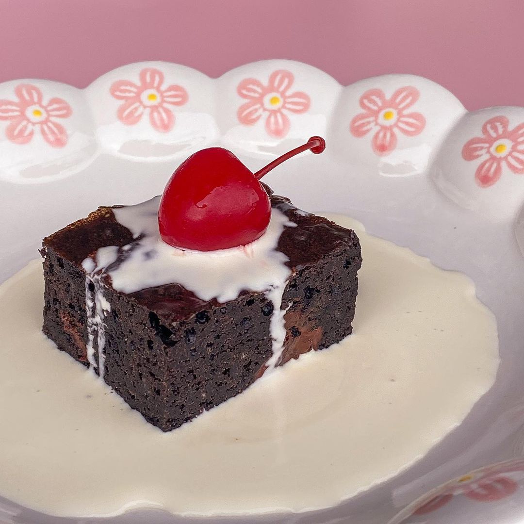 Sea salt chocolate brownie (Photo: Instagram / @deardairy.bakehouse)