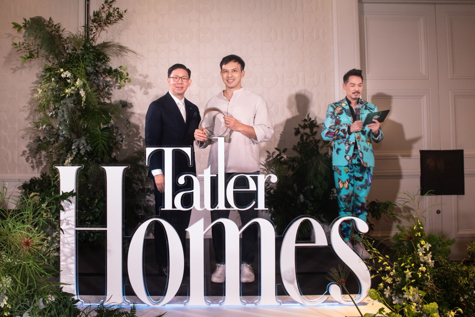 Ian Lee of Wilma Wu studio accepting Best Modern Asian Concept award