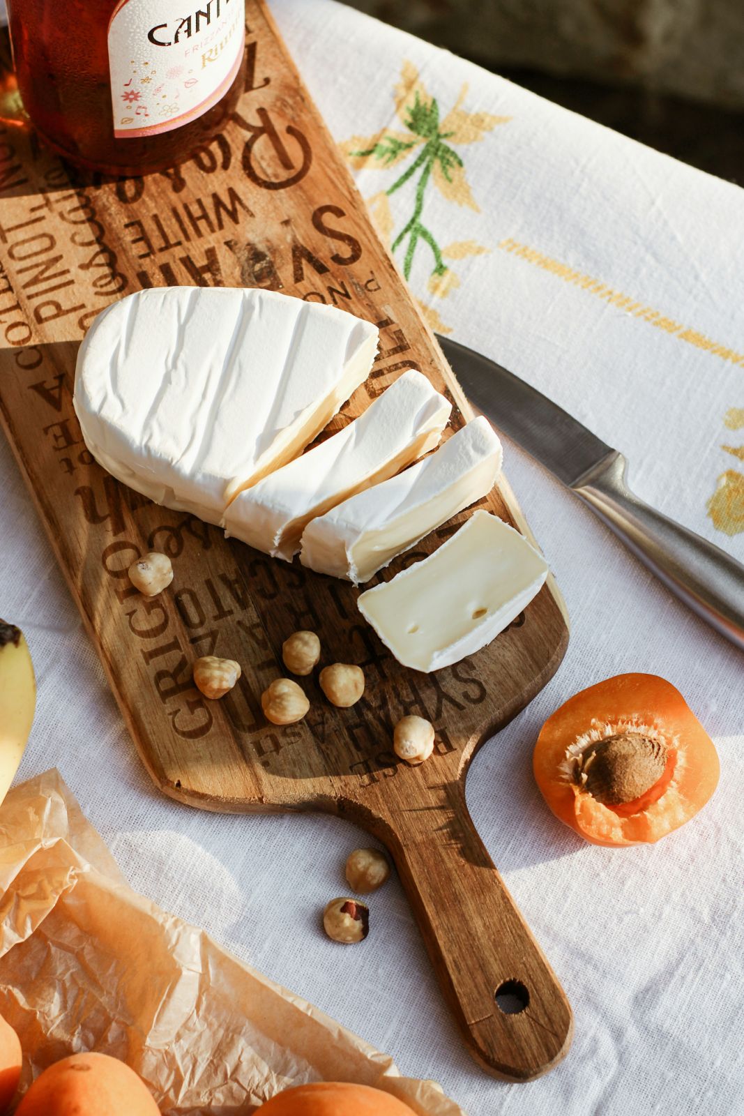 Sliced brie cheese (Photo: Unsplash)