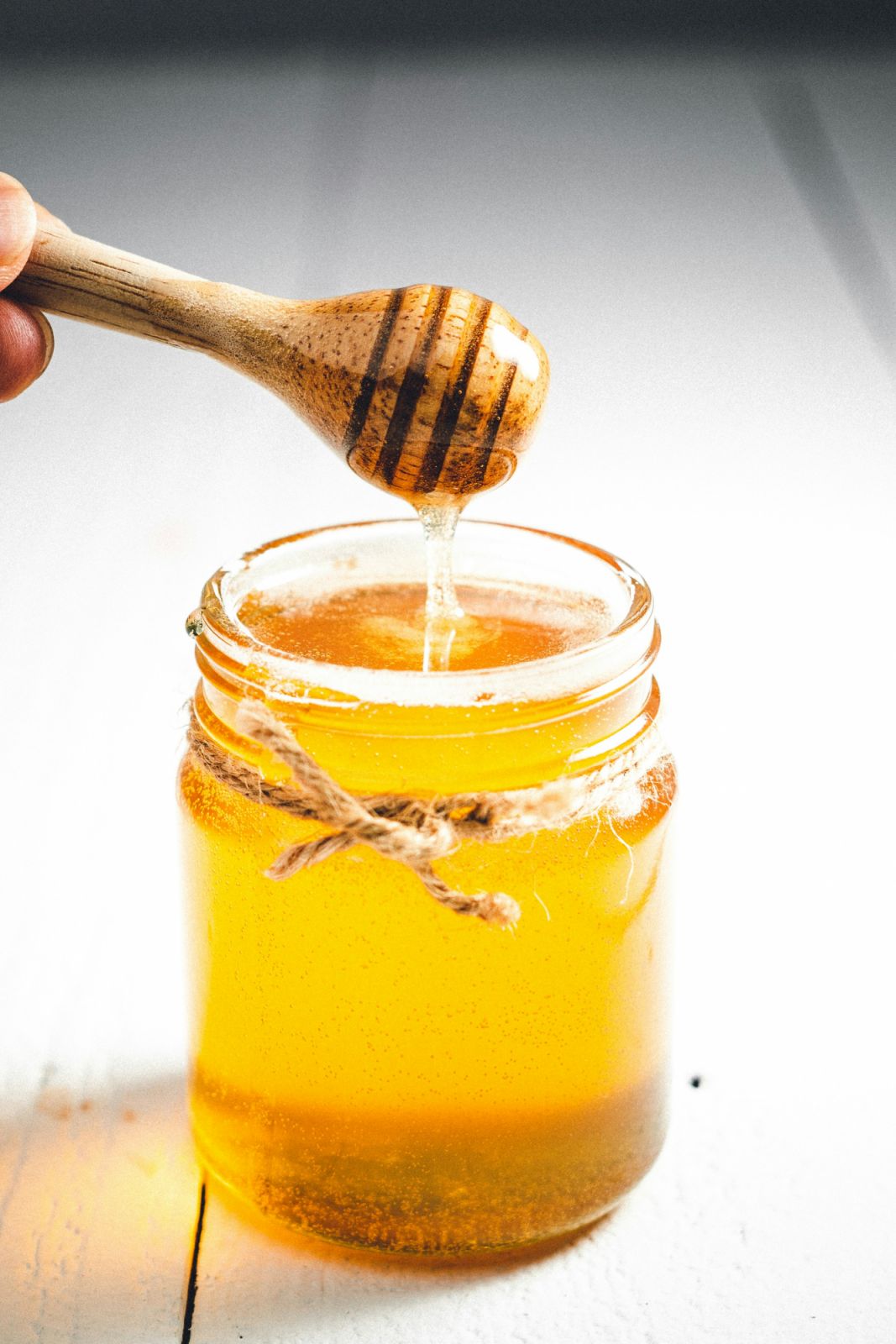 Honey in a jar (Photo: Unsplash)