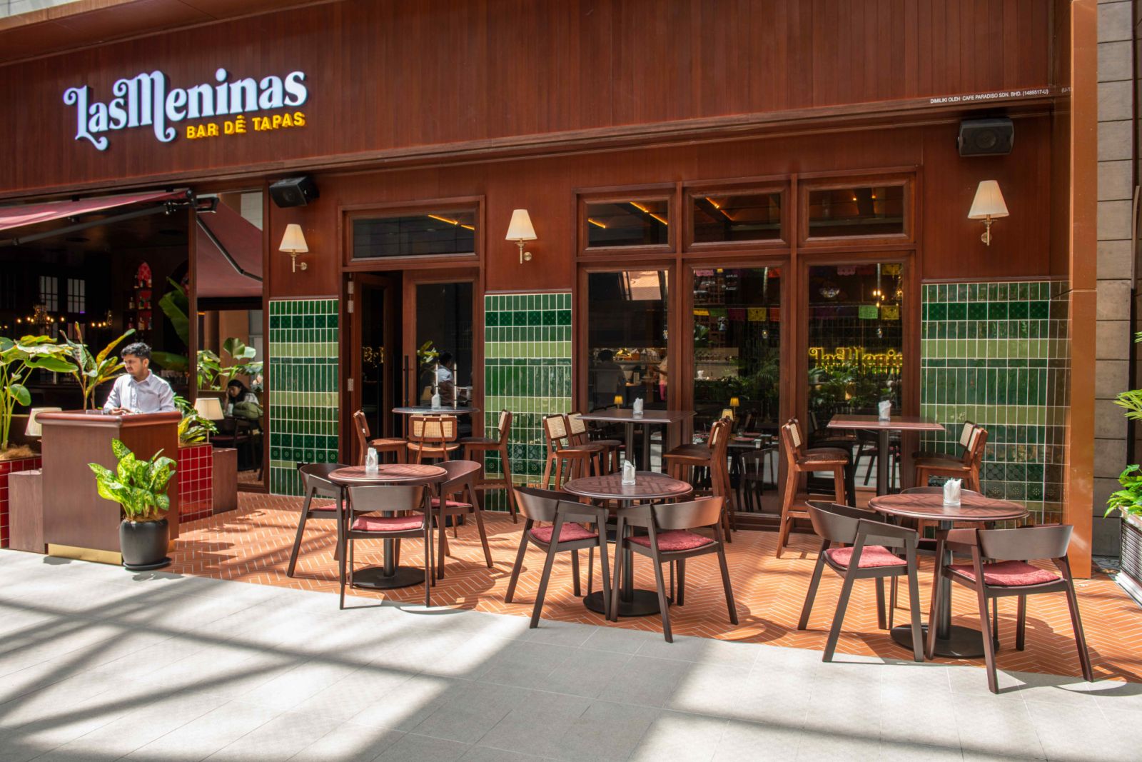 Las Meninas captures the essence of a bustling Barcelona tapas bar (Photo: Courtesy of Las Meninas)