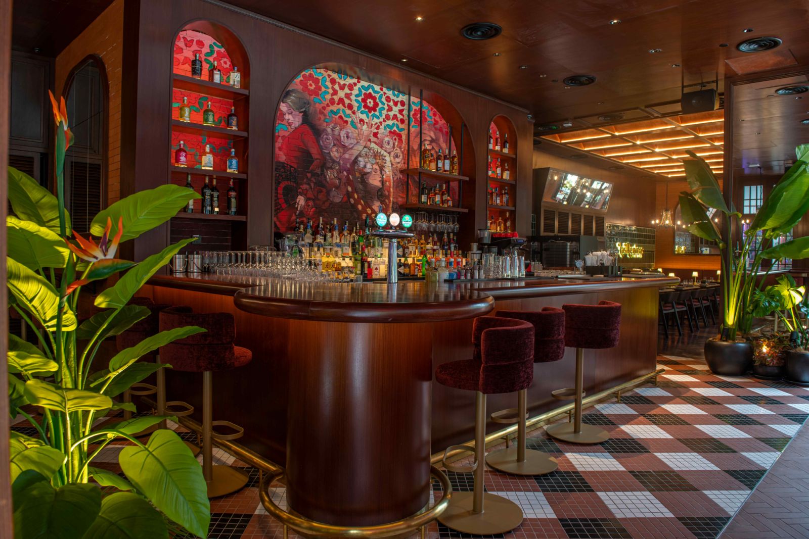 The bar area where conversation flows as freely as sangria (Photo: Courtesy of Las Meninas)