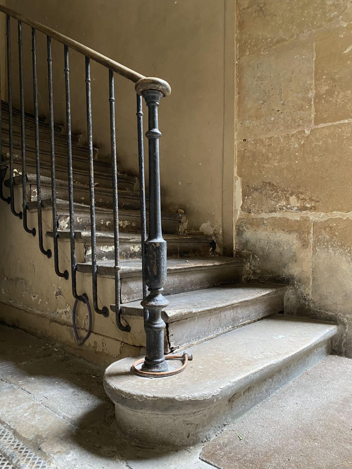 The staircase reflects the quintessential Parisian elegance of old (Photo: Lichelle Silvestry)