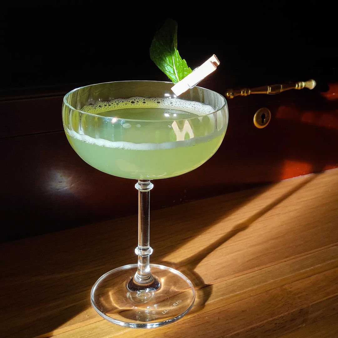 Ikiya 2.0’s Endo Gimlet of gin, snap pea syrup, and celery bitters (Photo: Instagram / @ikiya.2.0)