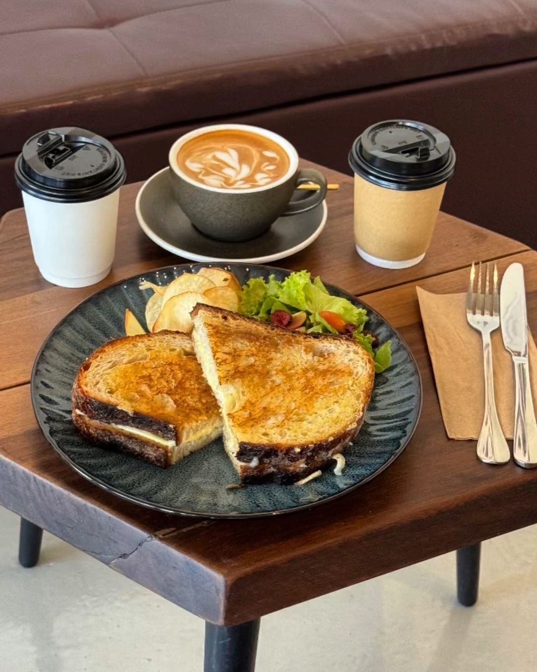 A grilled cheese sourdough sandwich (Photo: Instagram / @simplysandwiches)