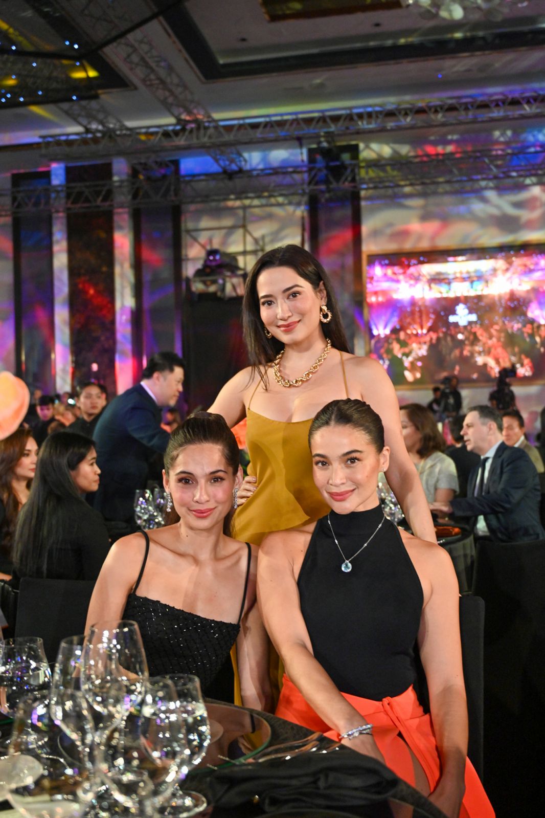 Nicole Andersson, Anne Curtis, Jasmine Curtis