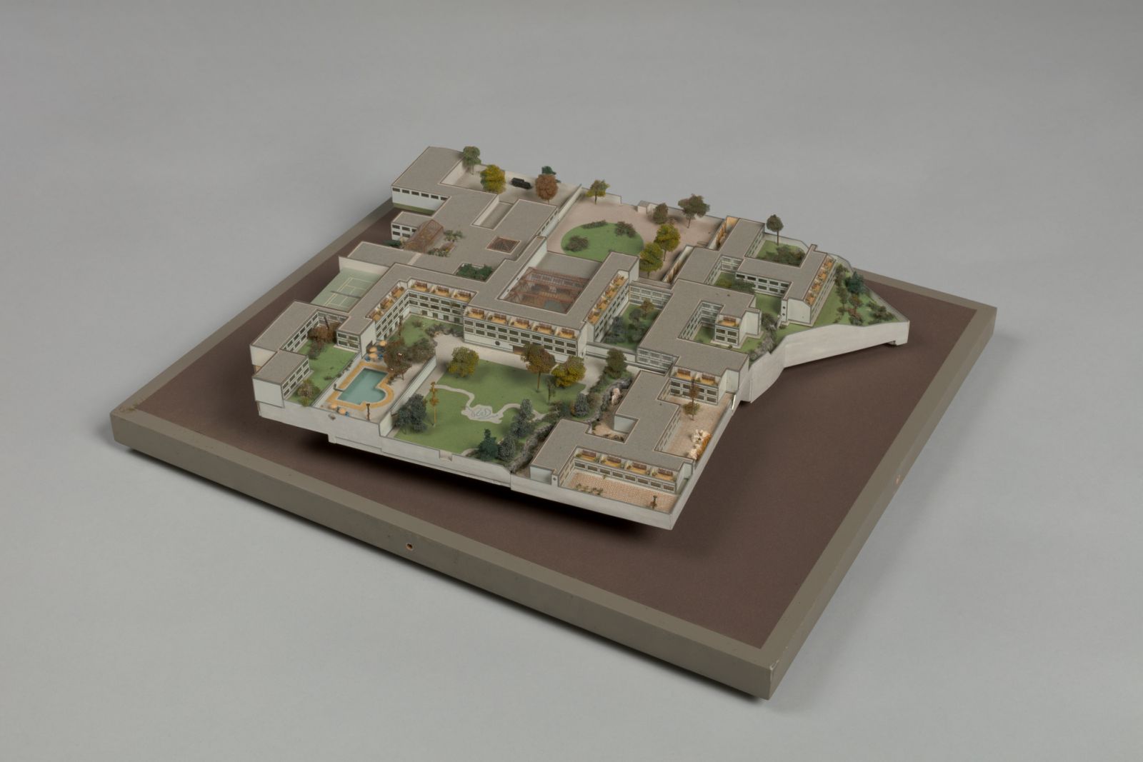 I. M. Pei & Partners, Model of Fragrant Hill Hotel (1979–1982), Beijing ca.1979 (Photo: M+, Hong Kong, photographed with permission © Pei Cobb Freed & Partners)