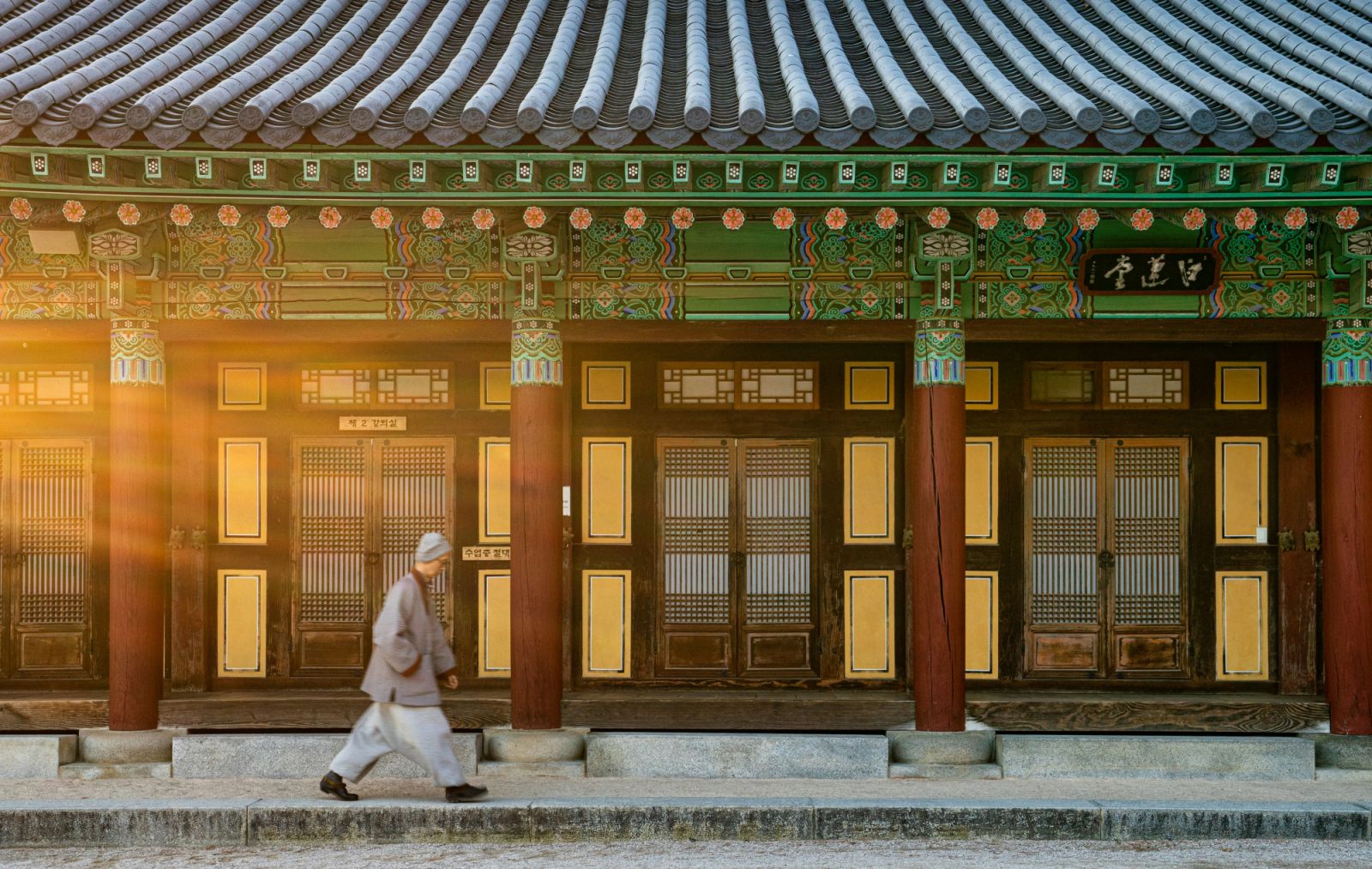Rasai pengalaman menginap di kuil untuk fahami budaya tradisi Korean dan Buddhisme. (Photo: Unsplash)