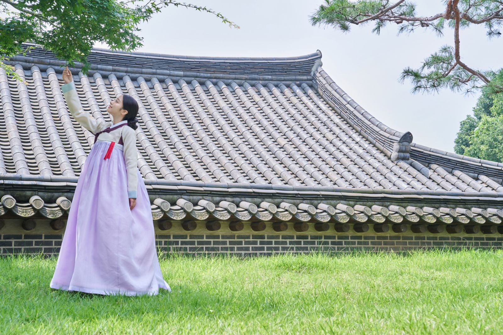 Kostum hanbok, pakaian tradisi Korea, menyerlahkan keperibadian si pemakai. (Photo: Getty Images)