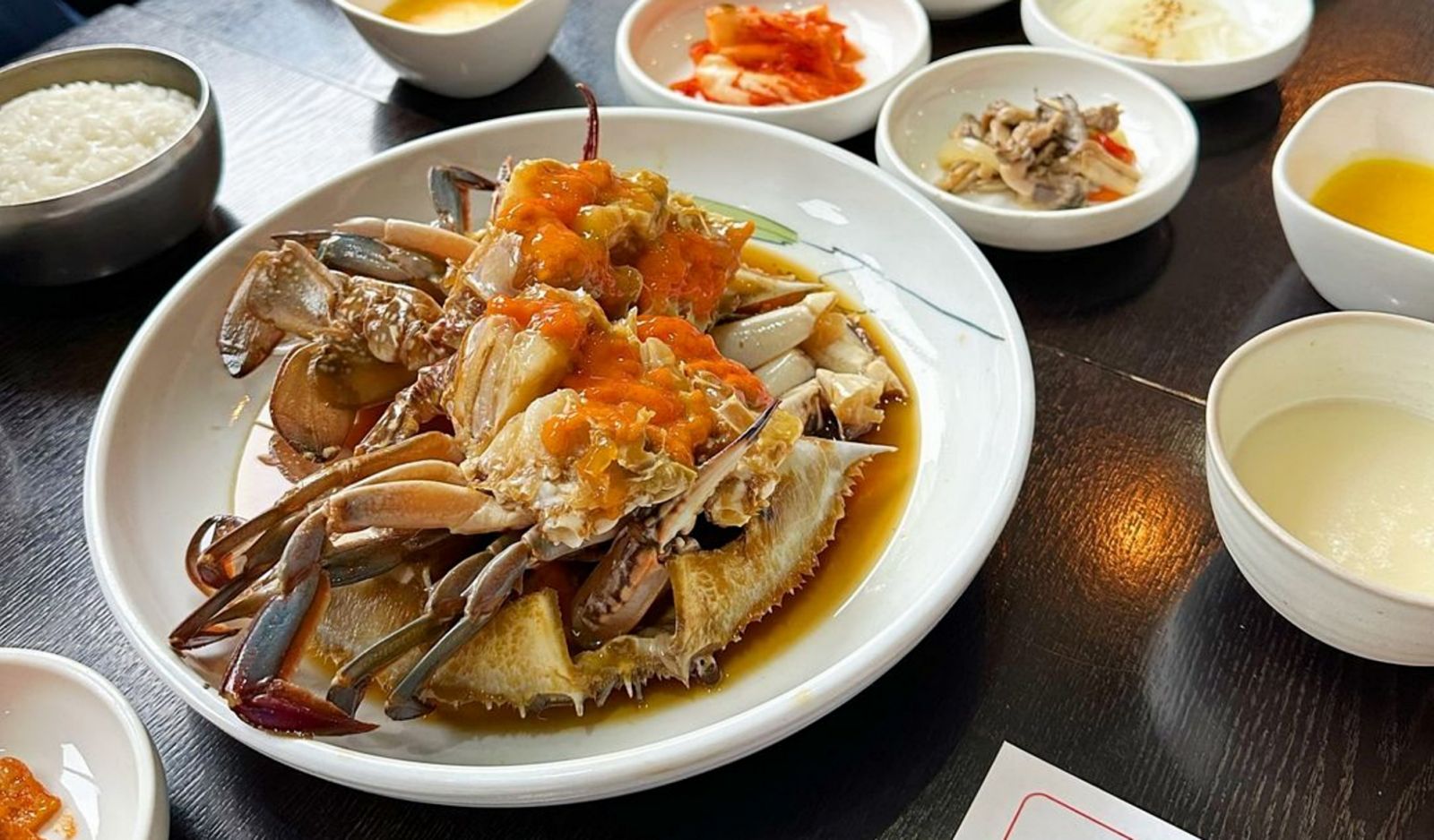 Tidak lengkap kembara Korea Selatan anda tanpa mencuba ganjang gejang, hidangan popular masyarakat tempatan. (Photo: Instagram/@liar_0928)