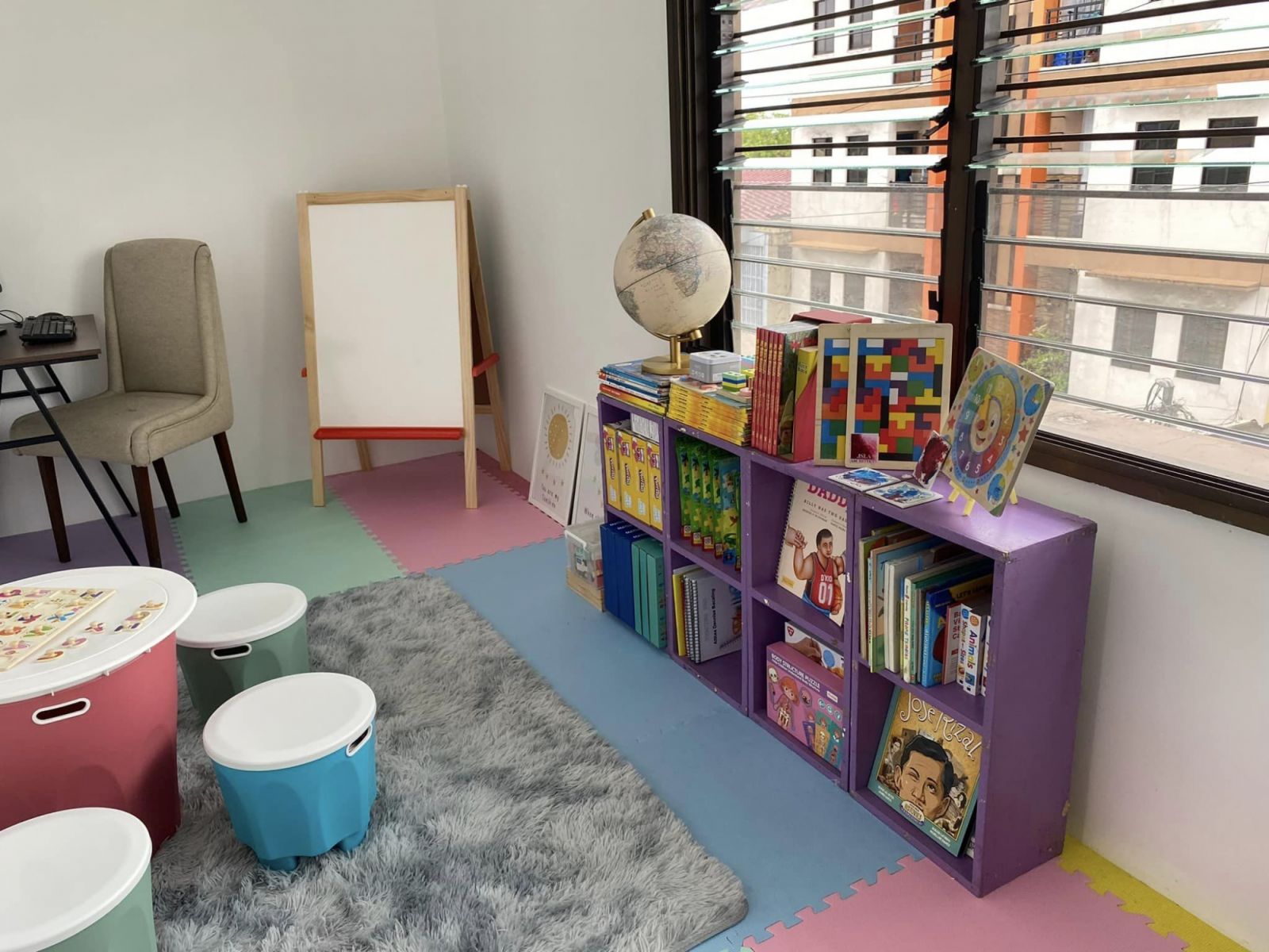 UST Fine Arts students' redesigned therapy room for Tahanan ng Pagmamahal, an orphanage and partner community of CFAD (Photo: Facebook / UST Interior Design Innovators)