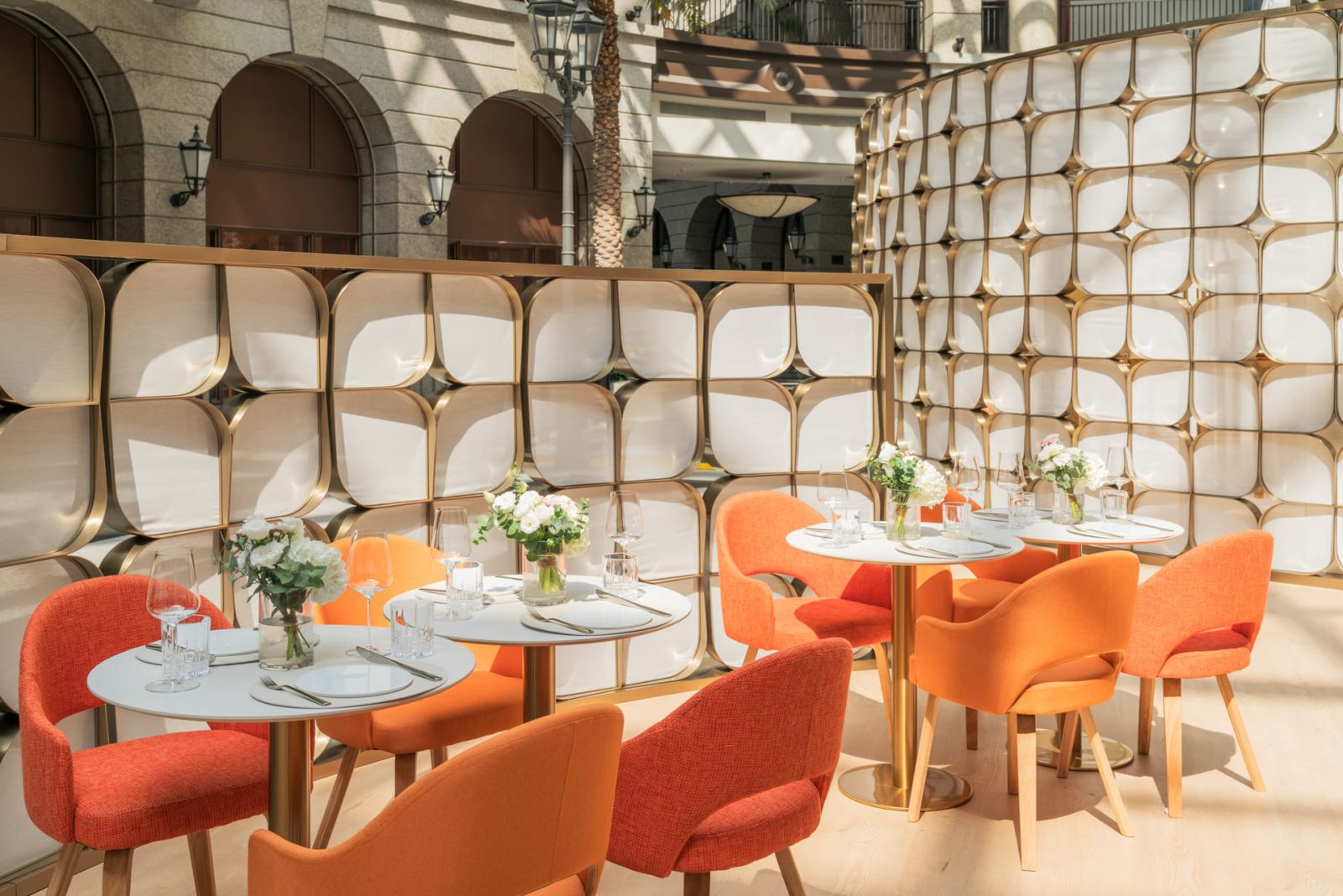 路易威登期間限定咖啡坐落於Bellavita一樓廣場。（Photo: Louis Vuitton）