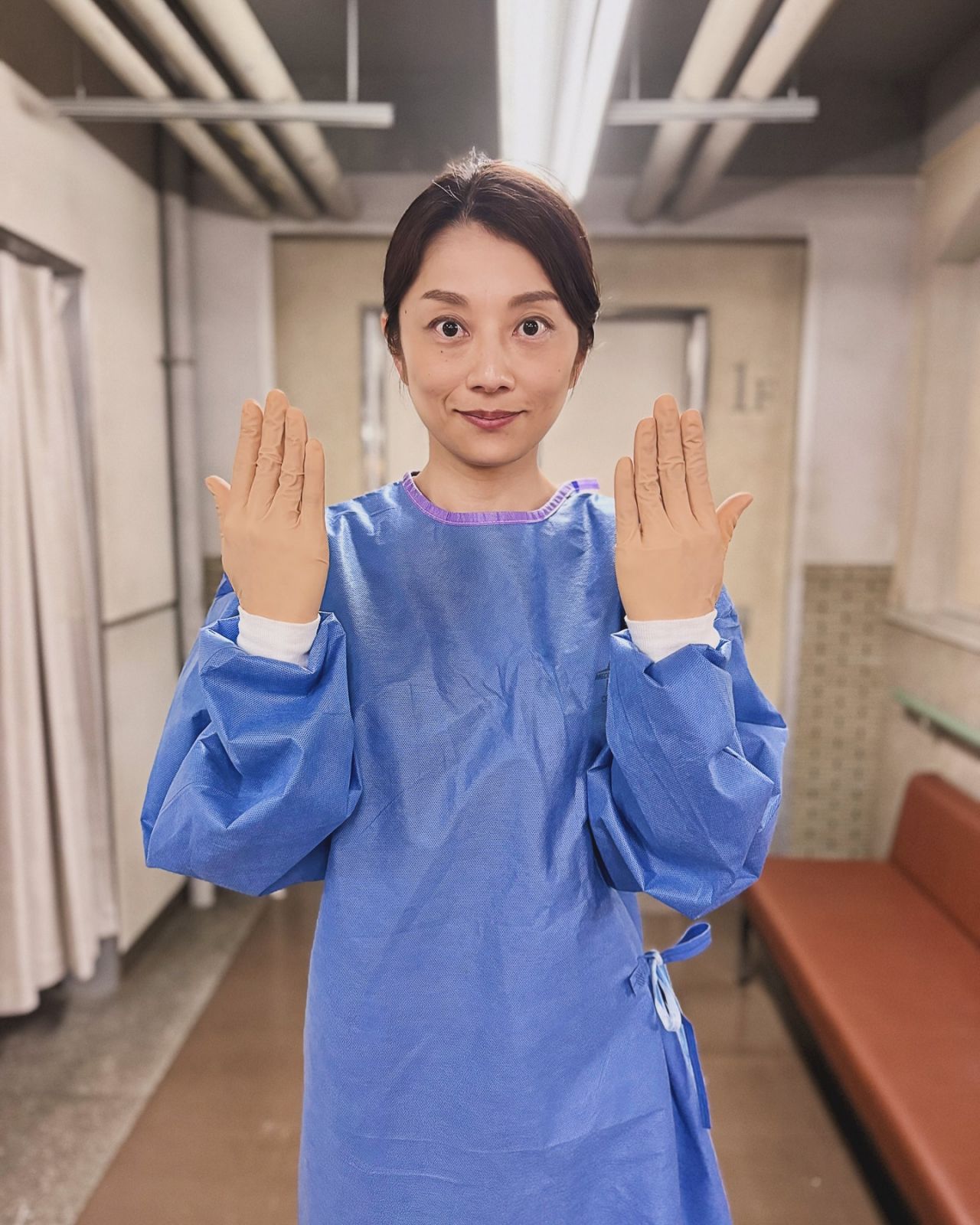 小池榮子在劇中飾演的Yoko Nishi Freeman醫師。(Photo: Instagram @shinjyuku_yasen)