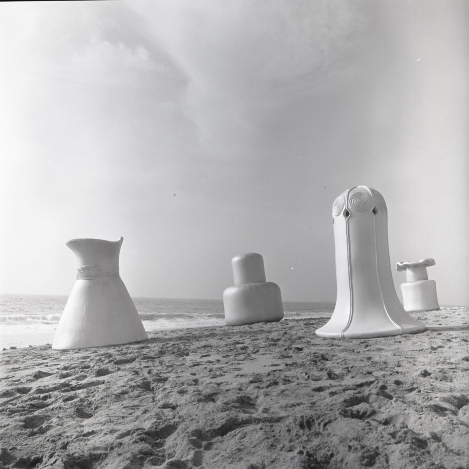 Documentation of ‘Bodyshell’ in Venice Beach, California, 1972.