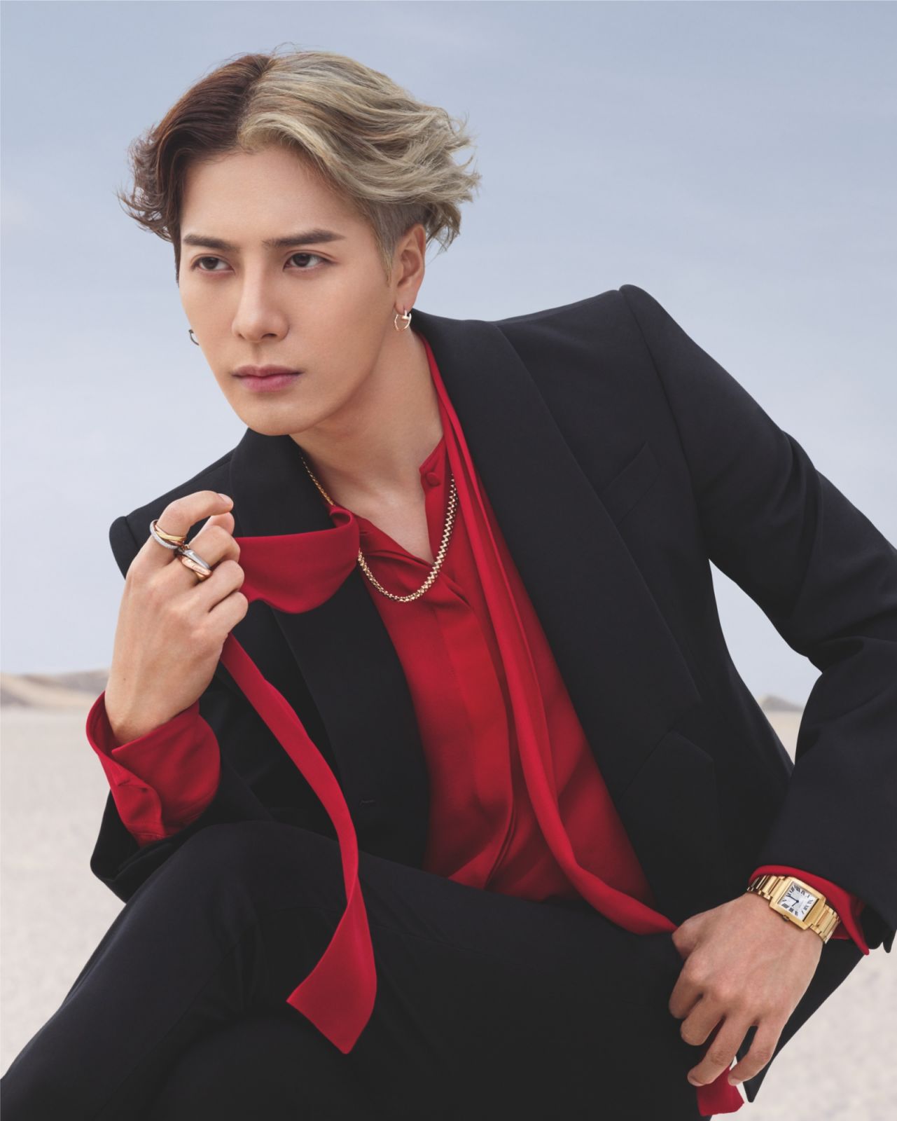 王嘉爾為卡地亞Trinity系列拍攝100週年的形象大片。(Photo: Cartier)