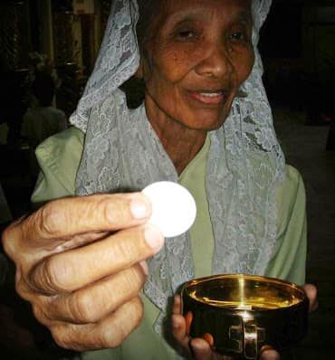 At a young age, Ka Luring became a member of the Legion of Mary, where she developed a strong devotion to the Blessed Mother. (Photo: Diocese of Pasig)
