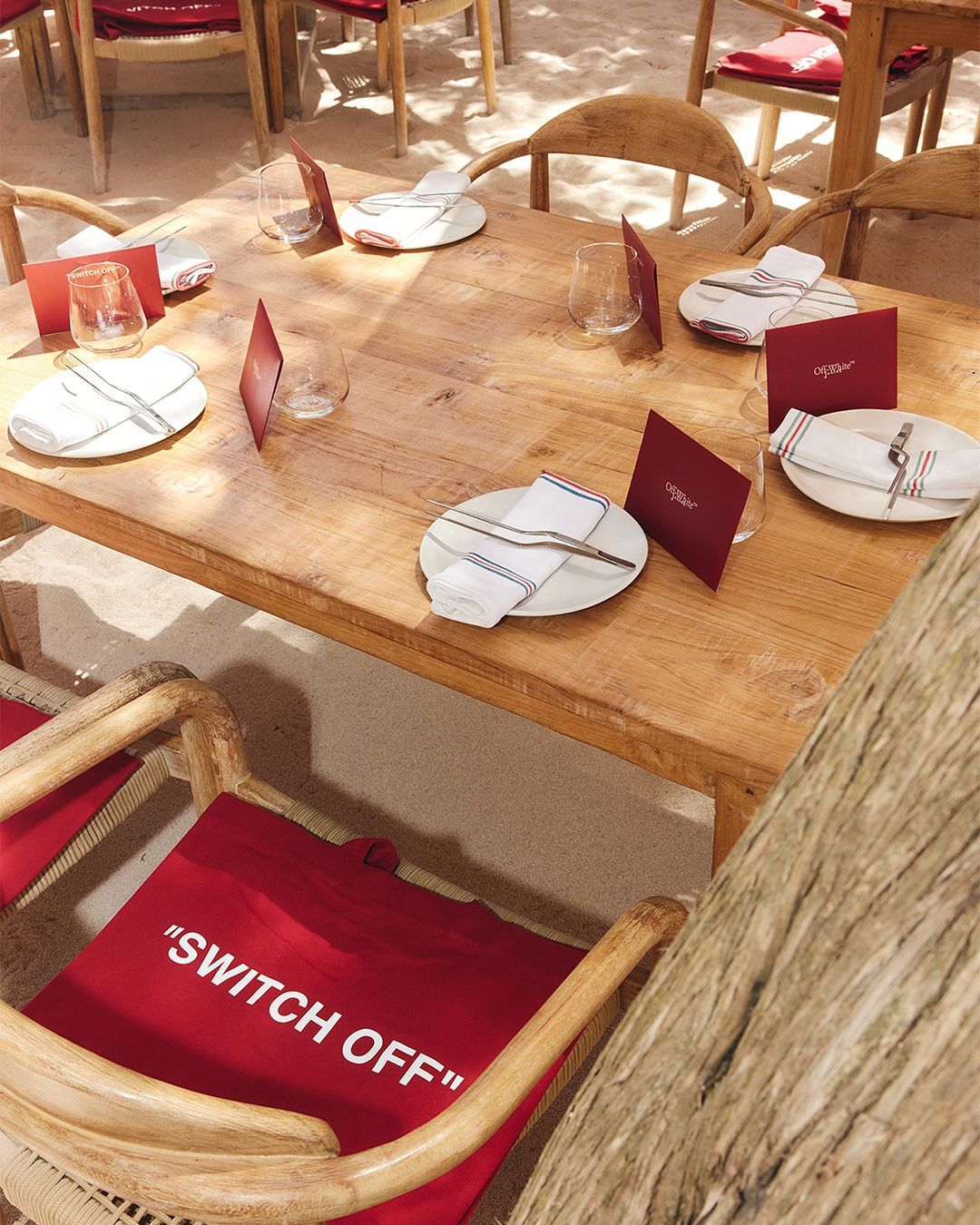 Casa Jondal และ Off-White™ (ภาพ: Off-White™)