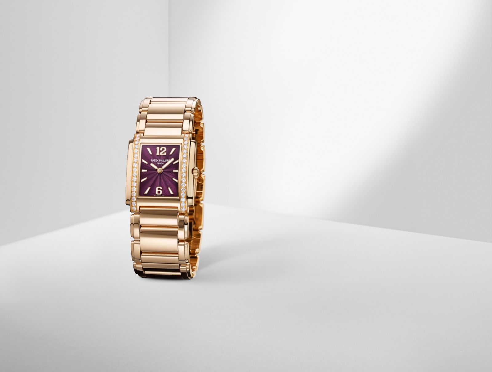 Twenty~4 Reference 4910-1201R-010 (Photo: Courtesy of Patek Philippe)
