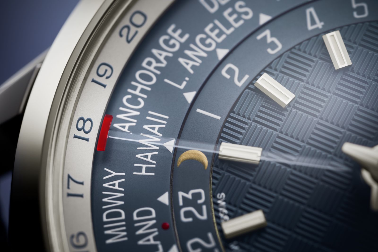 A red hammerhead-style tip indicates the date on the dial's periphery (Photo: Courtesy of Patek Philippe)