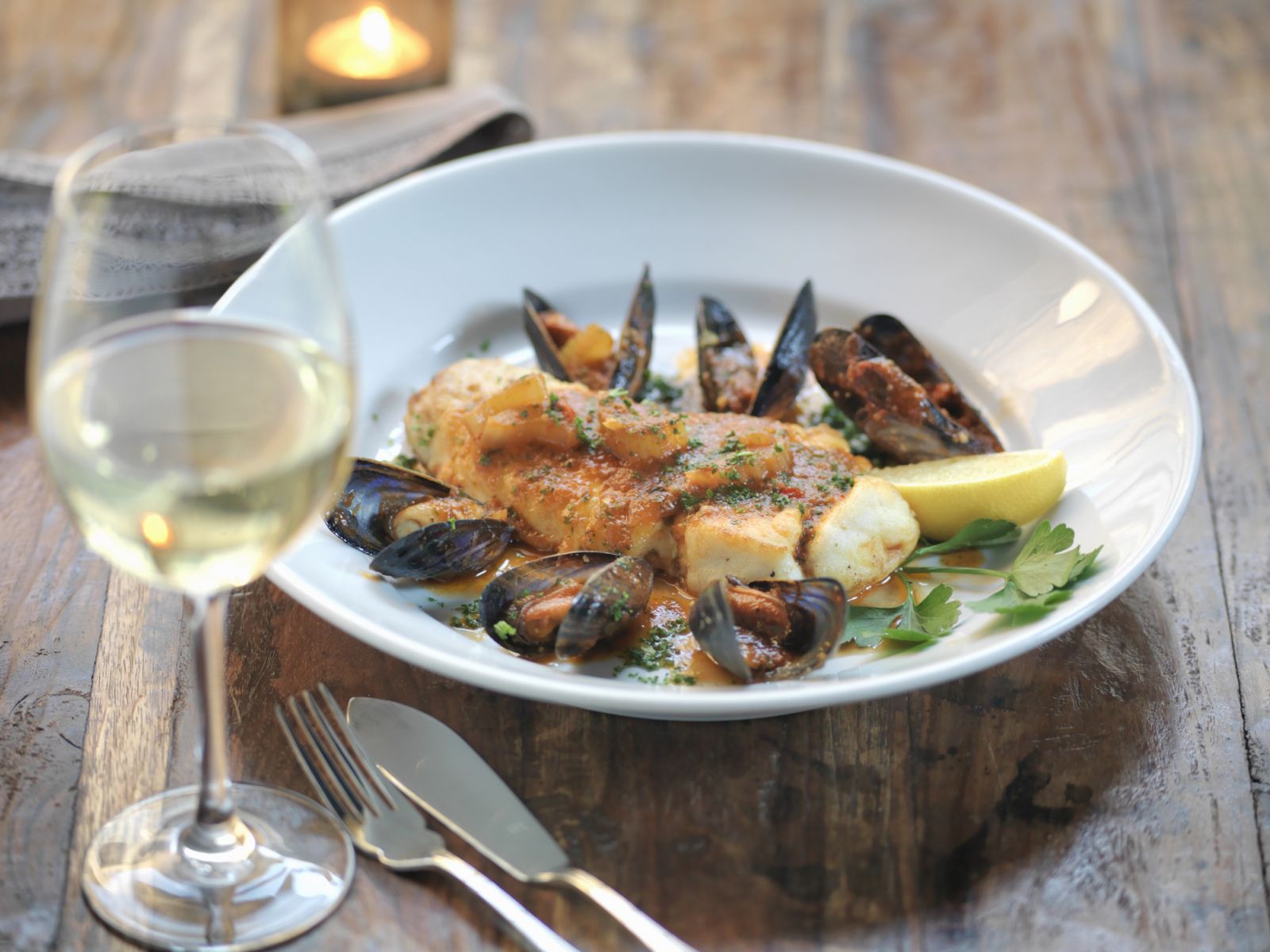 White wine paired with halibut (Photo: Getty Images)